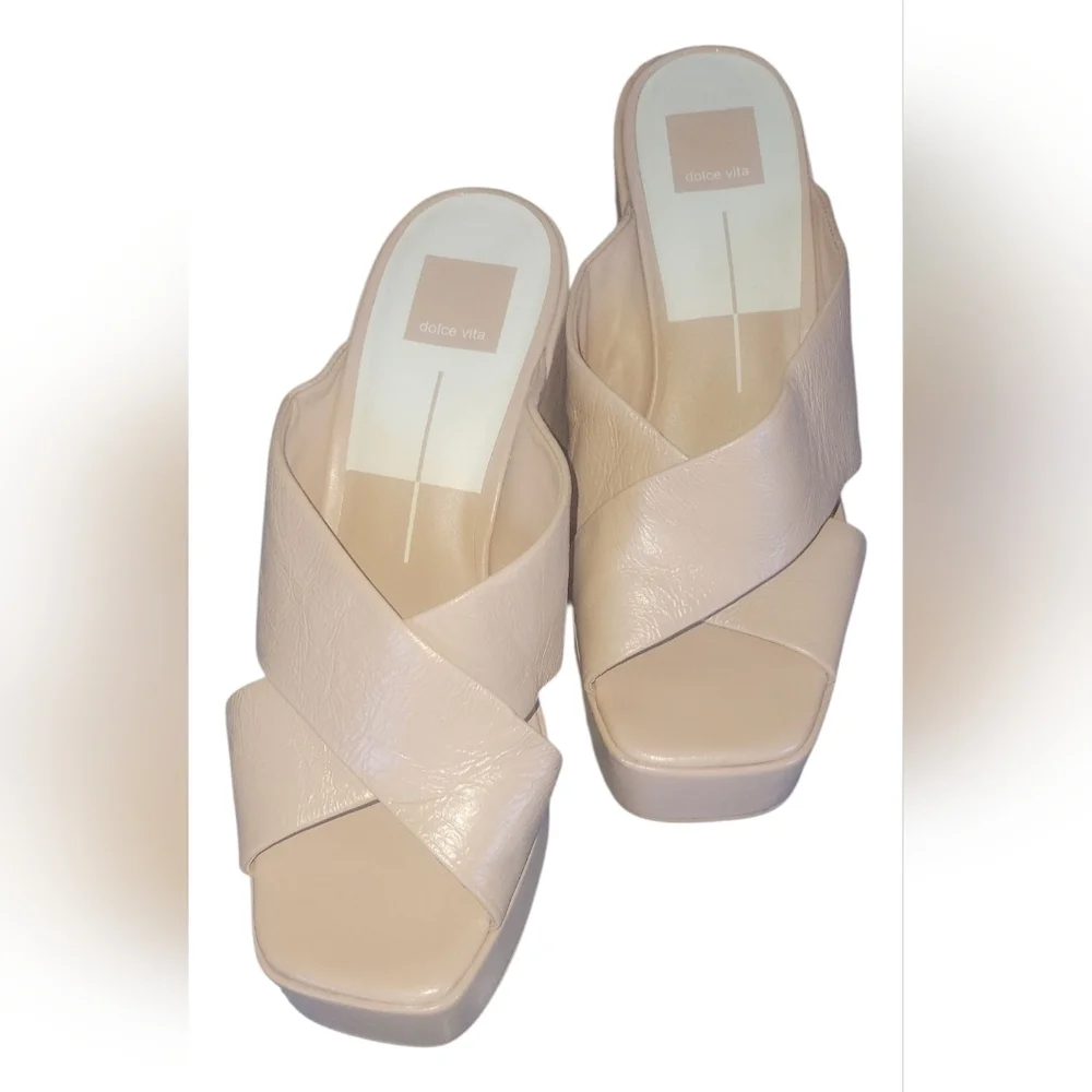 Dolce Vita Women's Cream/Blush Faux Leather Crisscross  Chunky Heels Sandals 9.5